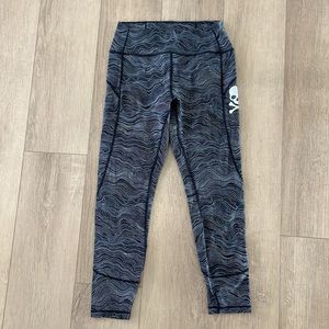 Lululemon In Movement Tight 25" size 8 X SoulCycle Free Spirit Everlux